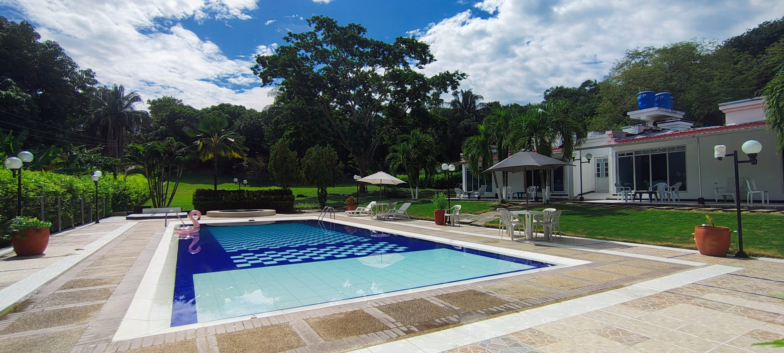PISCINA 3 PISCINA 3