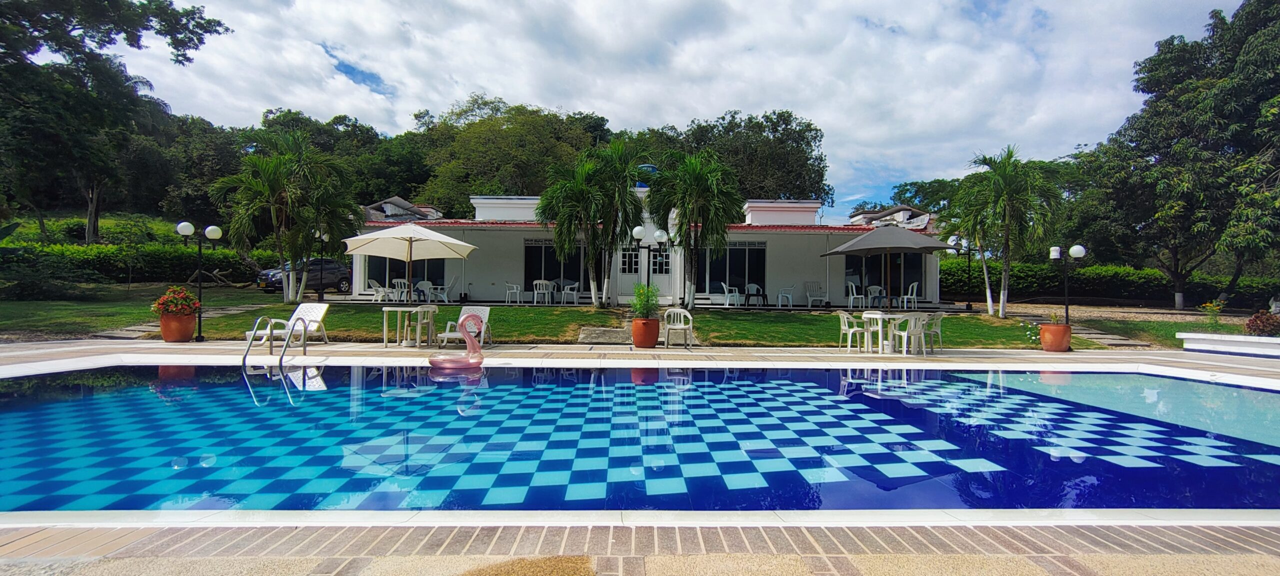 PISCINA PISCINA